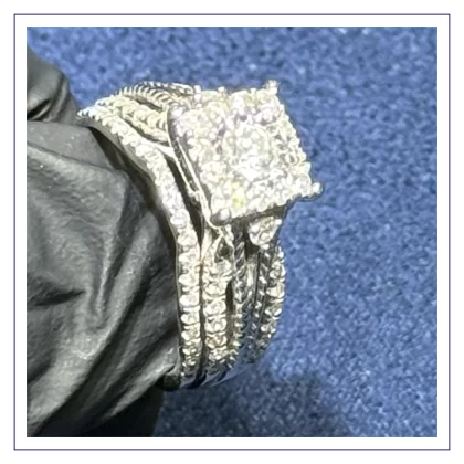 10k 1.50 CTW, with 0.25 center stone