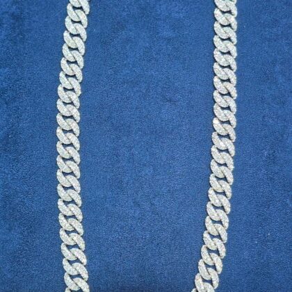 22-Inch White Heavy-Iced Cuban Chain (12mm)