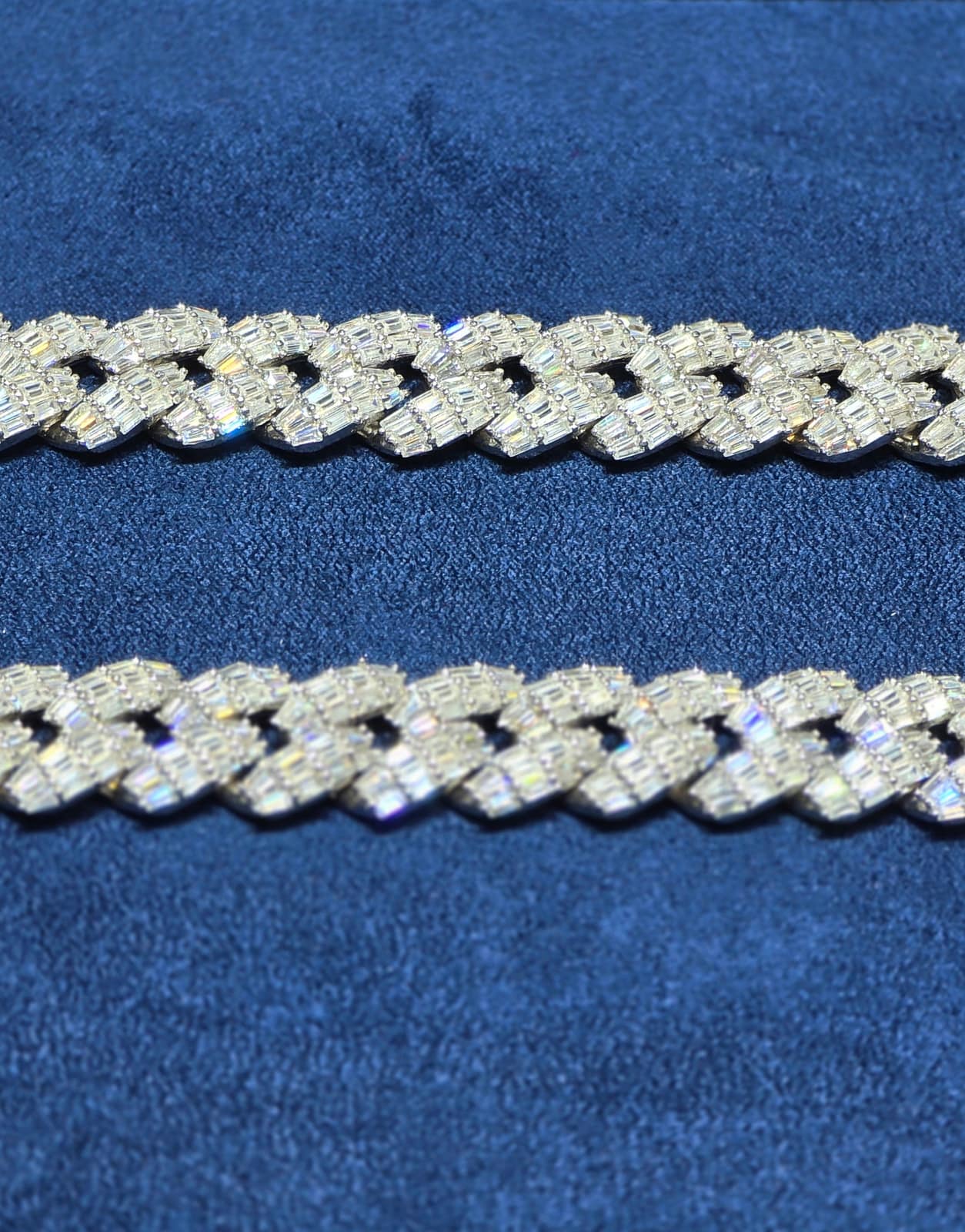 22-Inch White Baguette-Cut Cuban Chain (16mm) - Image 3